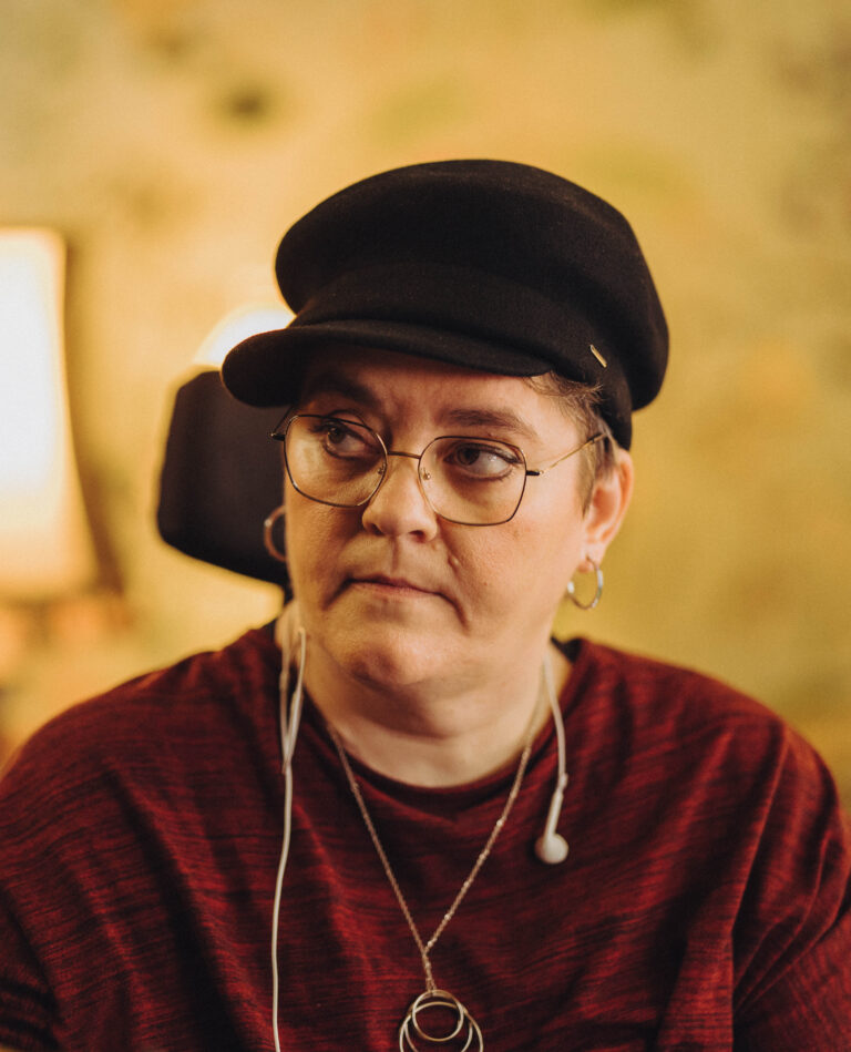 Vue frontale de Marie